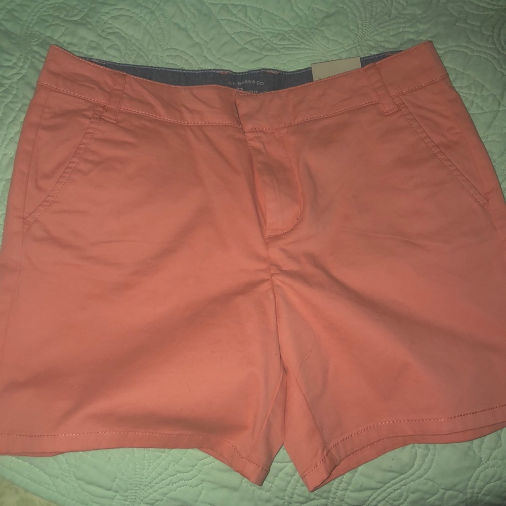 Cream/ orange shorts